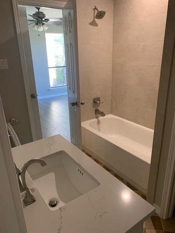 Building Photo - 2424 Stone Creek Dr