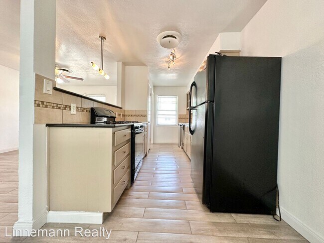 Building Photo - 3 br, 1.5 bath House - 707 S. 13th St