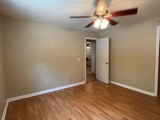 Building Photo - 1367 Fort Johnson Rd