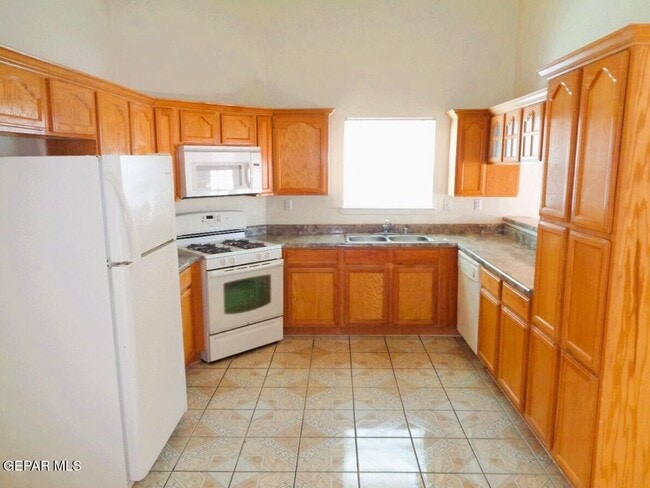 Building Photo - 3033 Tierra Polar Dr