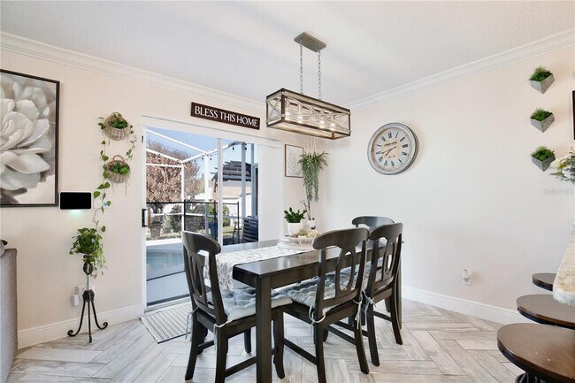 Building Photo - 2115 Heathwood Cir