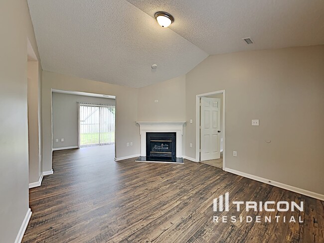 Building Photo - 6530 Lynmont Dr