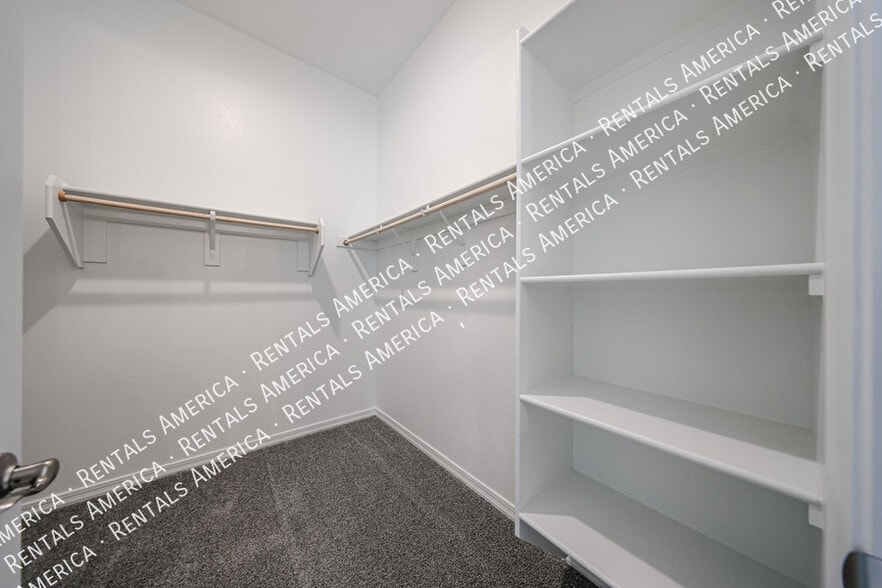 Building Photo - 4815 W Capistrano Ave