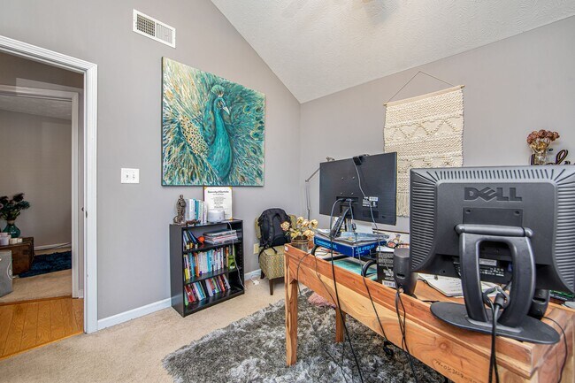 Building Photo - Good size home East of Raeford