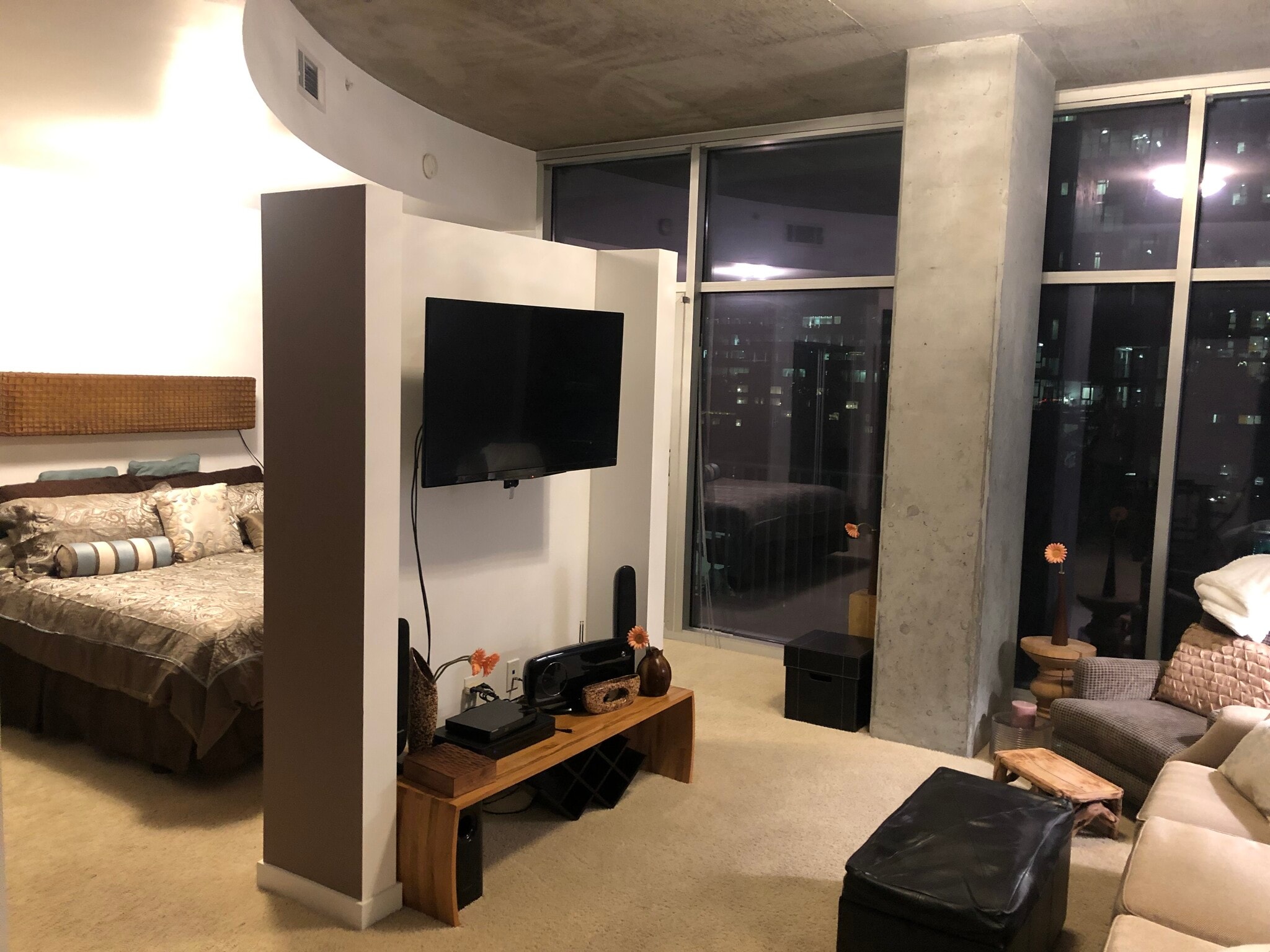 Building Photo - 1700 Bassett St