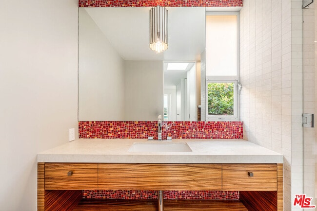 Building Photo - 686 Enchanted Way