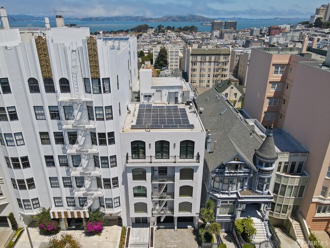 Building Photo - 1856 Pacific Ave