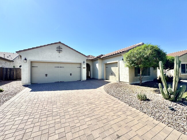 Building Photo - 5557 W Admiral Way