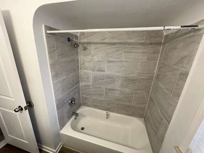 Building Photo - Fully Renovated 3 Bedroom Bungalow