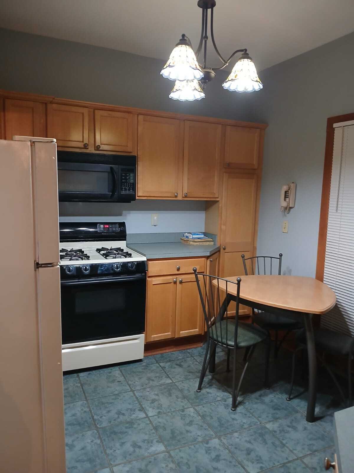 Building Photo - 315 Boyden St