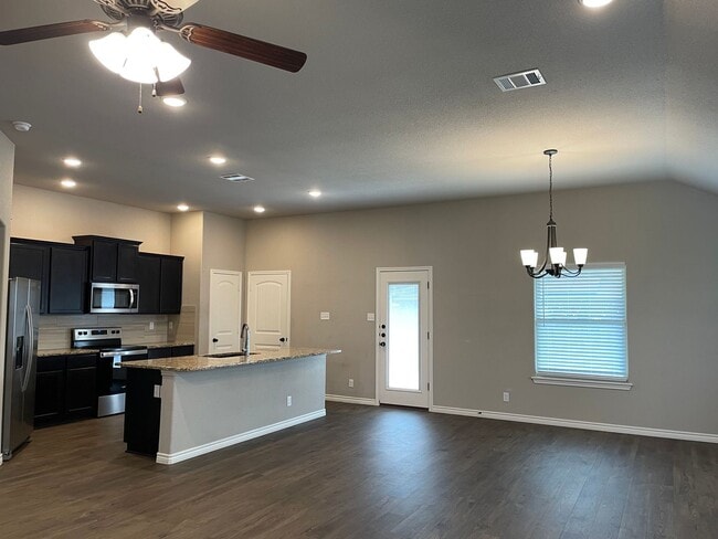 Building Photo - **NO PETS*** | Beautiful Single-Story 4 BR, 2.5 Bath | Covered Patio | Close to Fort Cavazos