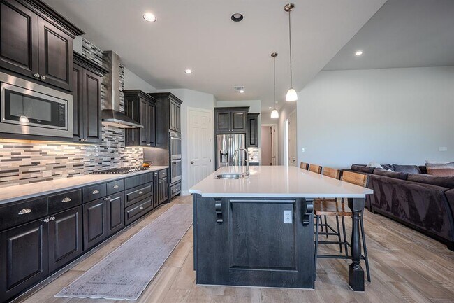 Building Photo - 227 Dally Ct