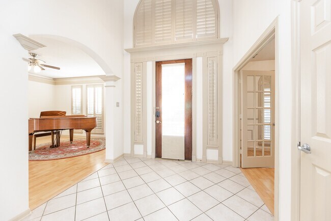 Building Photo - 17826 Island Spring Ln