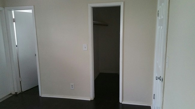 Building Photo - 247 SW 3rd Ave