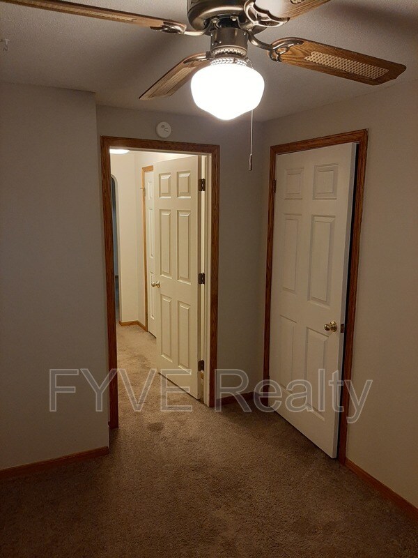 Building Photo - 1222 E 340th St