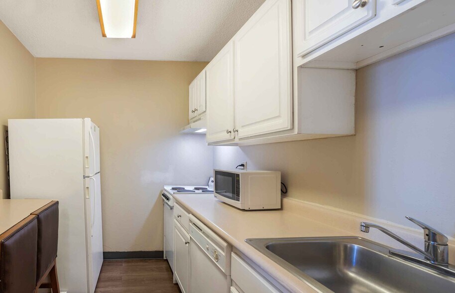 Building Photo - Furnished Studio-Philadelphia - Airport - Bartram Ave.