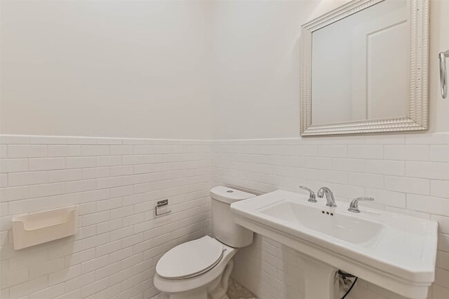 Building Photo - 1407 Stanford St