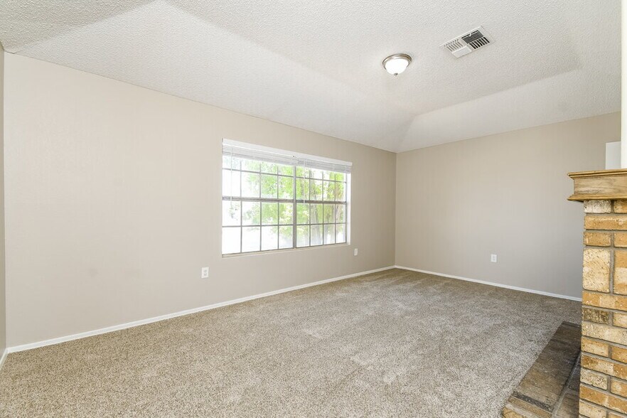 Building Photo - 1158 N Florence Dr