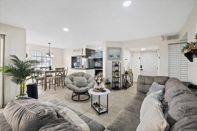 Building Photo - 8724 Mallard Reserve Dr