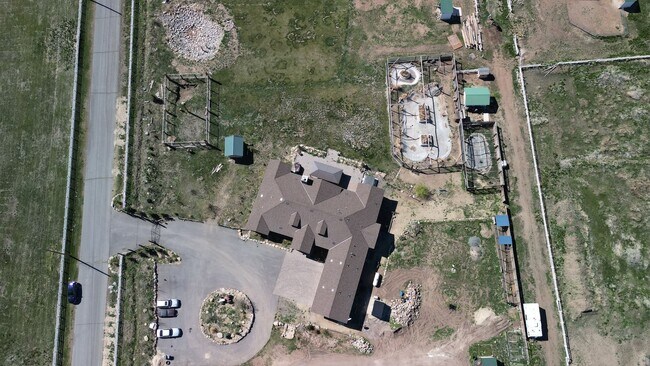 Building Photo - 1015 N Cantlon Ln