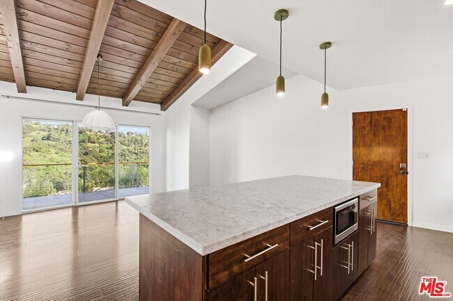 Building Photo - 3476 Troy Dr