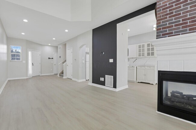 Building Photo - 2573 Rustling Oak Blvd