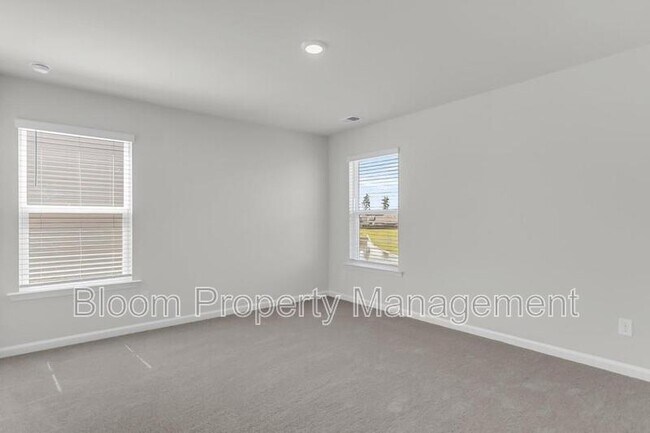 Building Photo - 425 Ribiero Dr