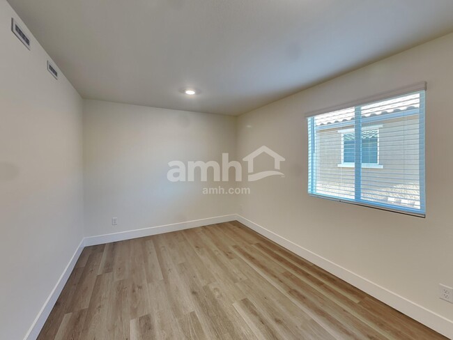 Building Photo - 262 Dahlia Rachel Pl