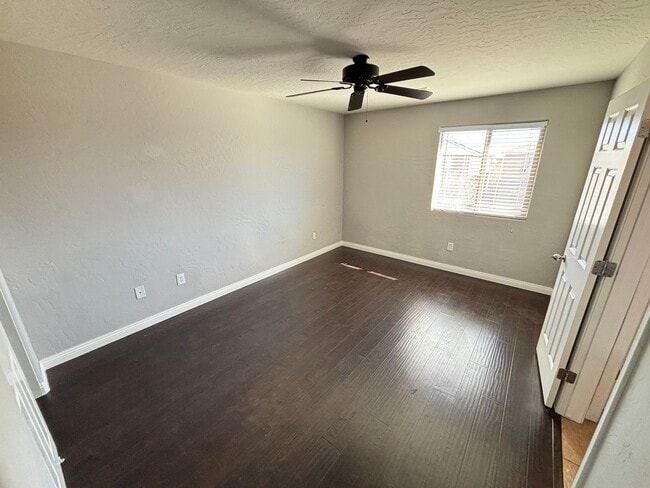 Building Photo - Gorgeous 3Bed/2.5Bath, 2-Story Home located in the Aliante Area- $500 Off Move In Fees