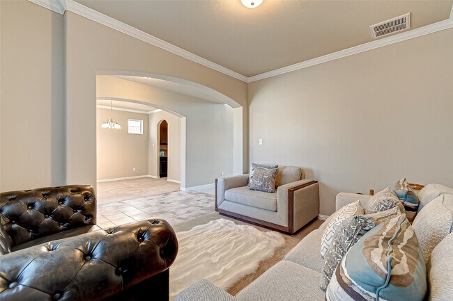 Building Photo - 907 River Delta Ln