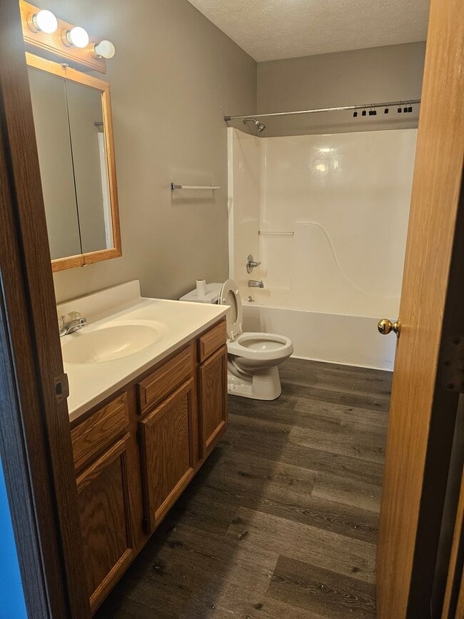 Building Photo - Adorable home ready for you!