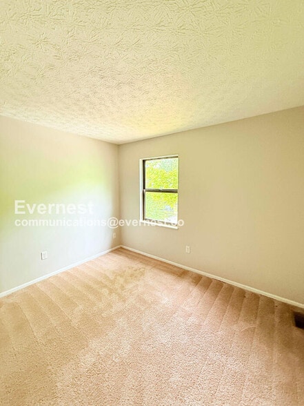 Building Photo - 1889 Laramie Dr