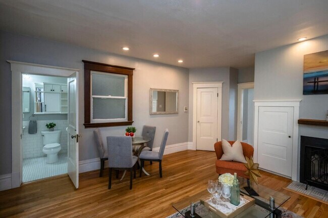 Building Photo - 1081 Pine St