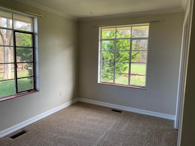 Building Photo - 5731 S Bearfield Rd