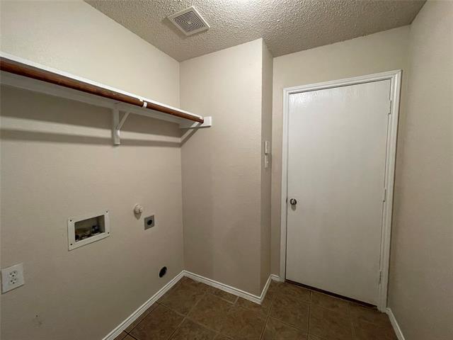 Building Photo - 9801 Nixon Dr