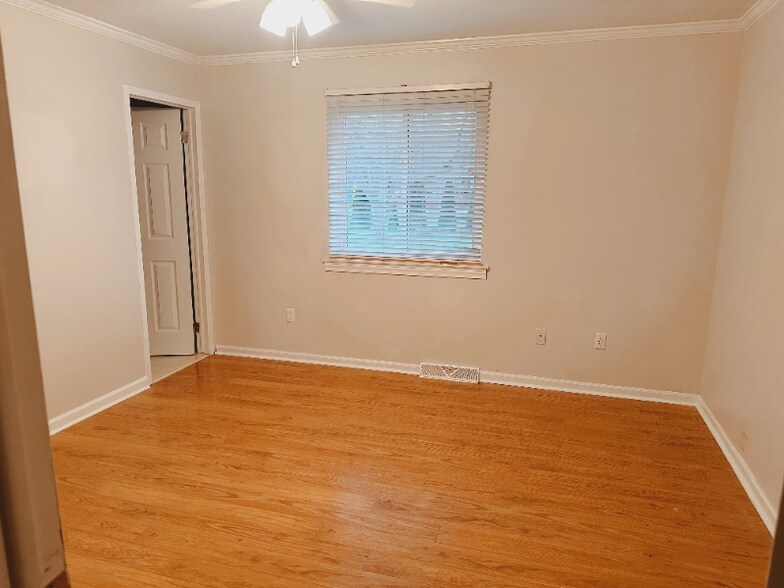 Building Photo - 59415 Grand River Ave