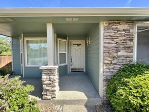 Building Photo - 112 Wagon Wheel Dr