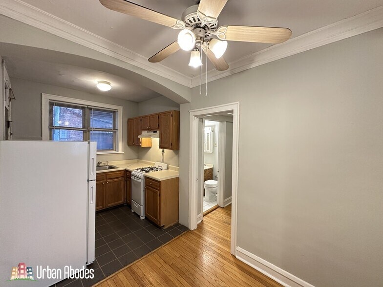 Building Photo - 4224 N Paulina St