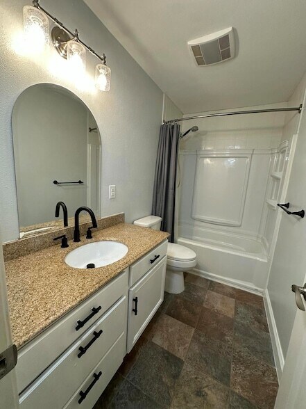 Building Photo - 8890 W Farm Rd 104