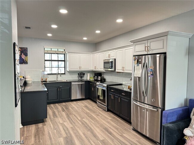Building Photo - 15582 Summit Pl Cir