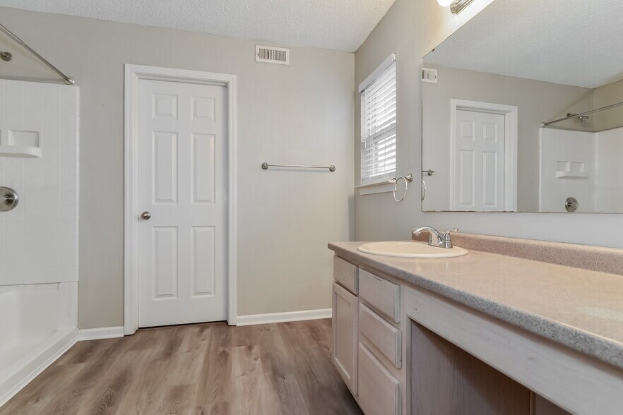 Building Photo - 10867 Delphi Dr
