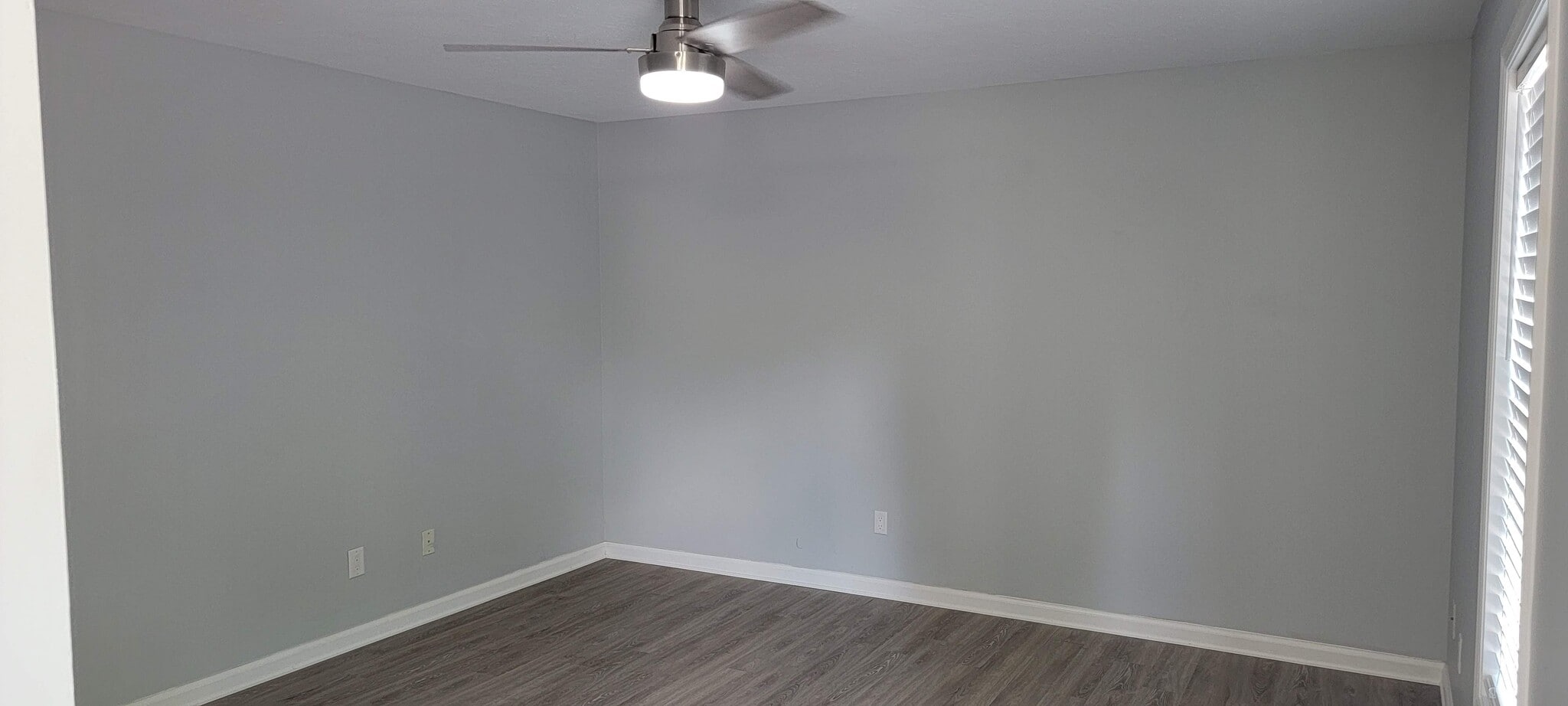 Living Room - 409 Hughes St