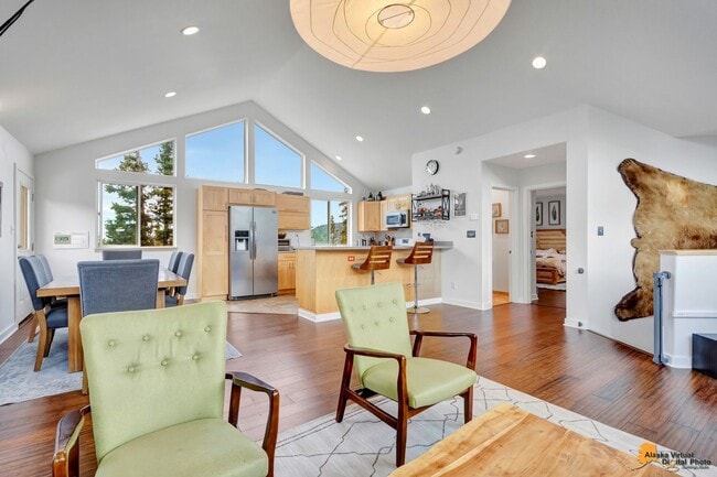 Building Photo - 8121 Marino Dr
