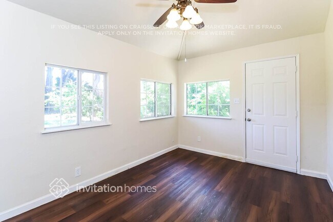 Building Photo - 425 Jasmine Ave