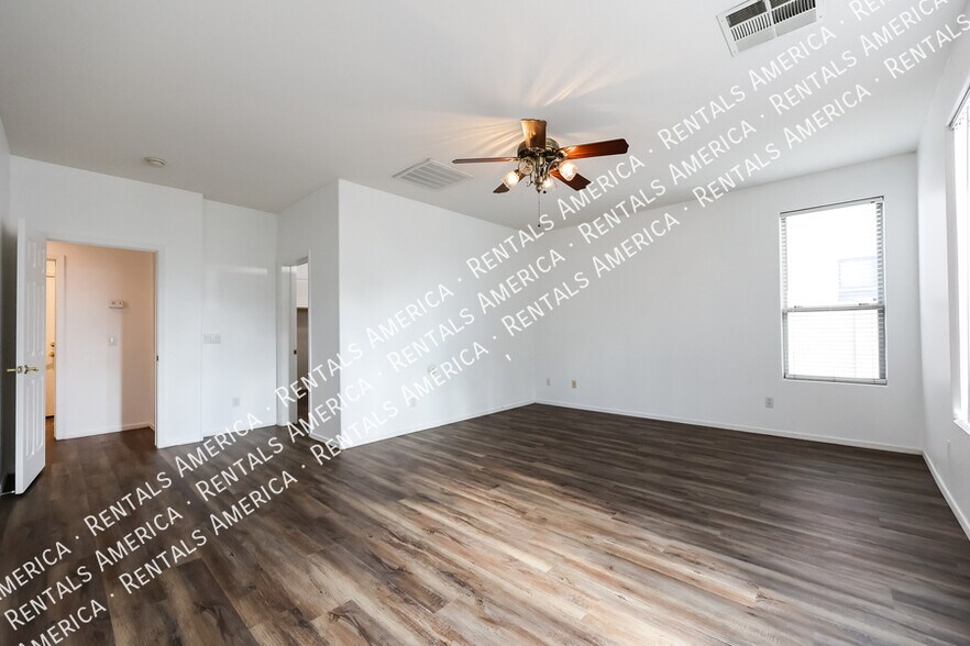 Building Photo - 10417 W Windsor Ave