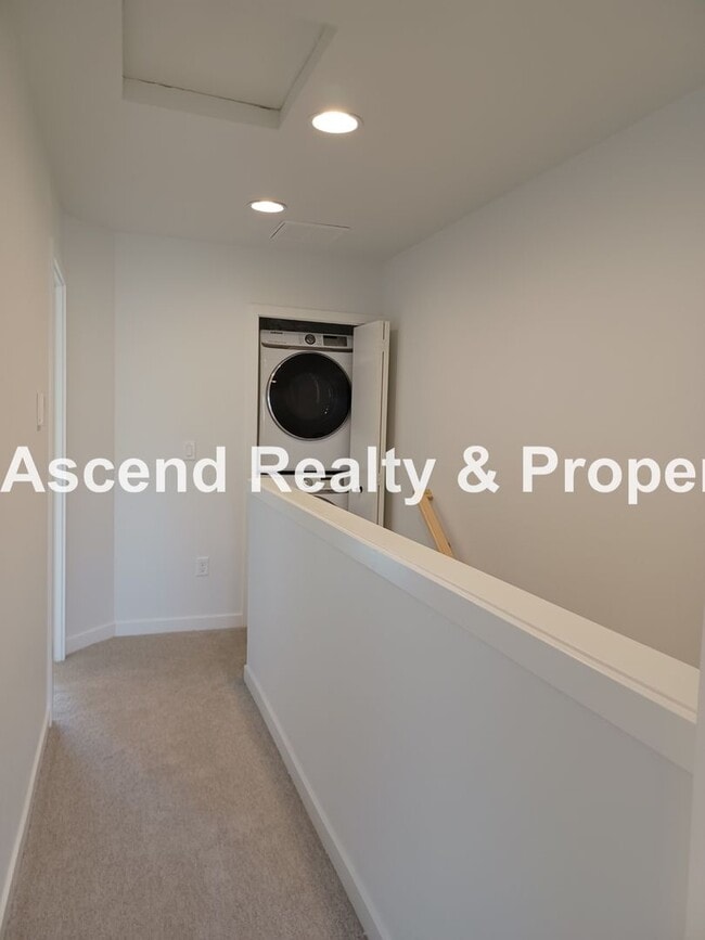 Building Photo - Newer Alberta Townhome Available Soon 1 Sm...