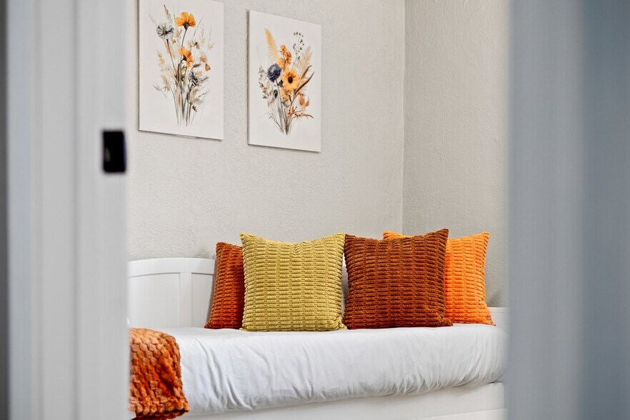 Building Photo - 153 South Ave SE