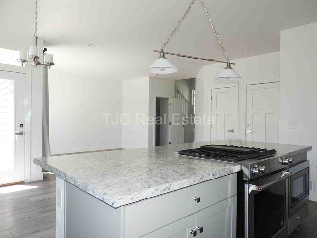 Building Photo - 6704 Ralston Rd