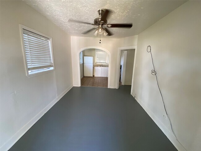 Building Photo - 109 Bryan St