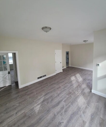 Building Photo - 8 Main St